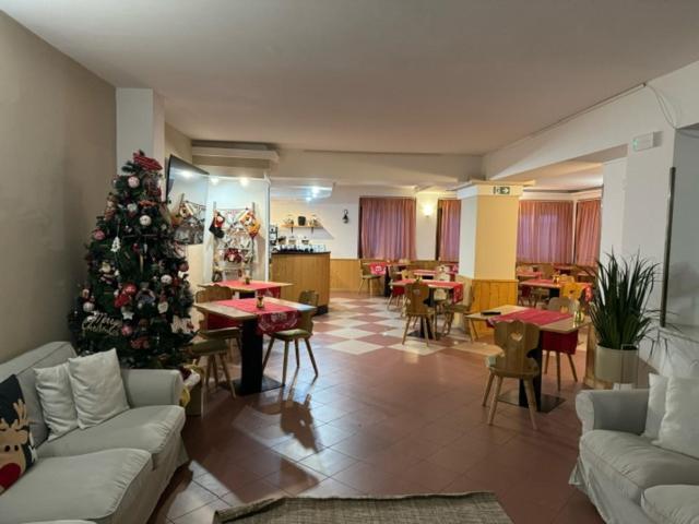 Hotel des Alpes Folgaria Buitenkant foto
