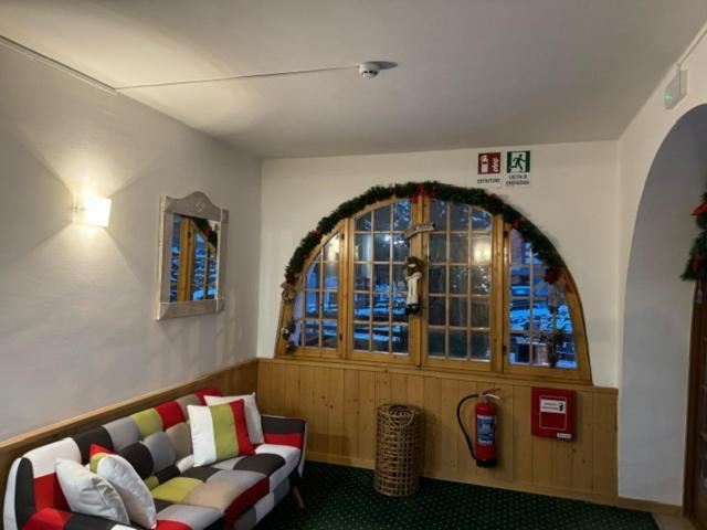Hotel des Alpes Folgaria Buitenkant foto