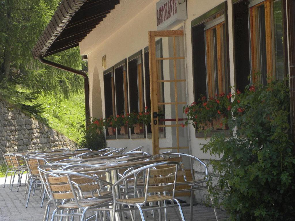 Hotel des Alpes Folgaria Buitenkant foto